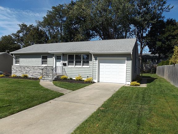 2nd image of 23 Hudson Dr