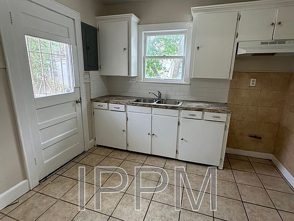 4th image of 501 W Pierce Ave