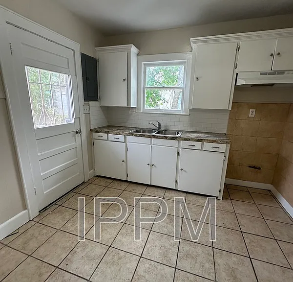 501 W Pierce Ave — Photo 4
