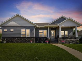 600 Jefferson Dr, Center Point, IA 52213