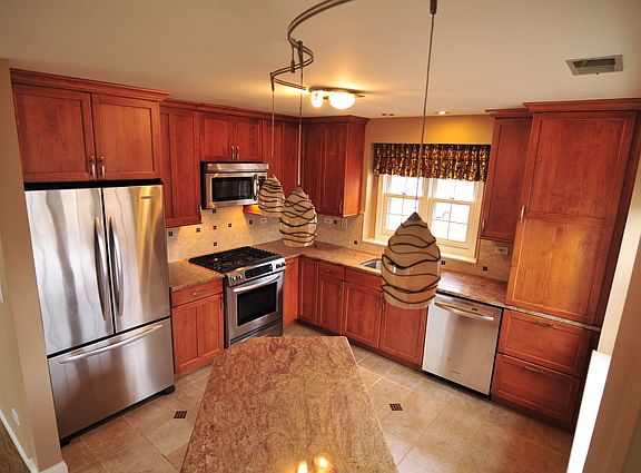 4th image of 1023 Brentwood Cir #105