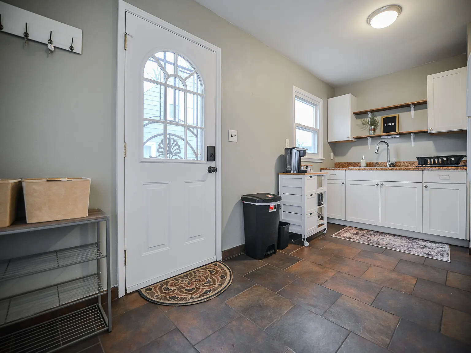 3 bed, 1414 sqft, $2,400 — Photo 3