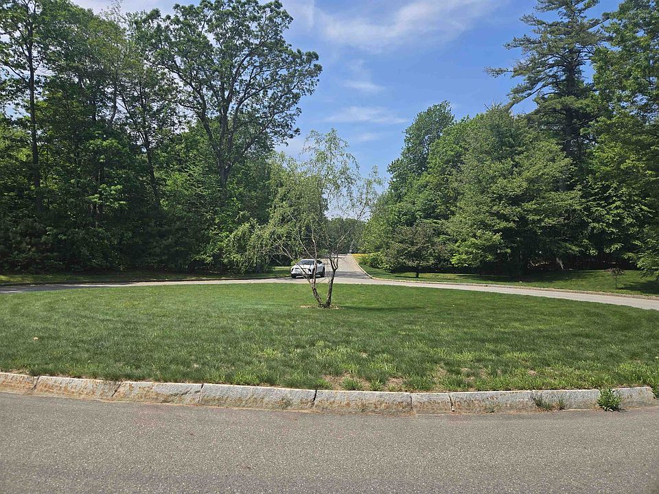 2nd image of 10 Stoneleigh Drive