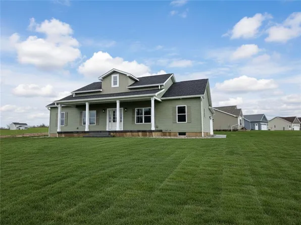 8661 Black Oak Ln, Batavia, NY 14020