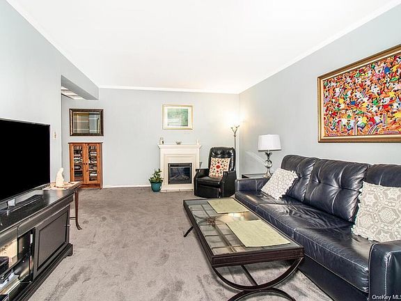 3rd image of 3210 Arlington Ave APT 6G