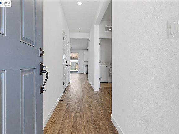 3rd image of 4400 Wax Myrtle Way