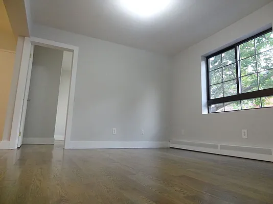 Rented by Premier Metro Realty Corp | media 40