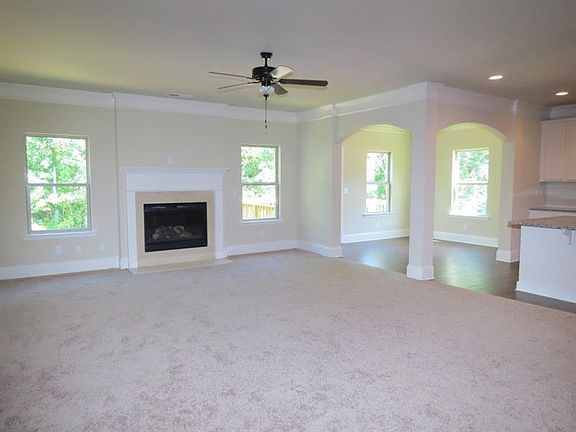 5th image of 3865 Brookhollow Dr