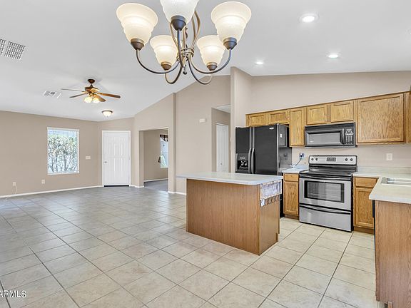 3rd image of 42718 W Hillman Drive