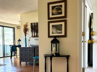 855 W Main St APT 8, Hyannis, MA 02601