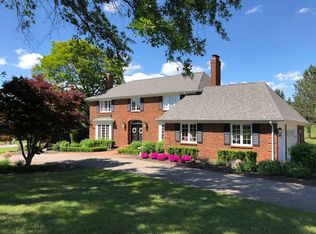 2325 Lerwick Ln, Milford, MI 48381