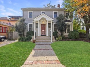 8020 Park Ln, Bethesda, MD 20814