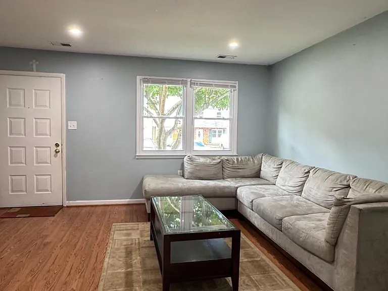 14582 Earlham Ct — Photo 4