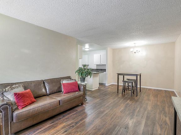 4th image of 1126 Cherry Ave APT 122