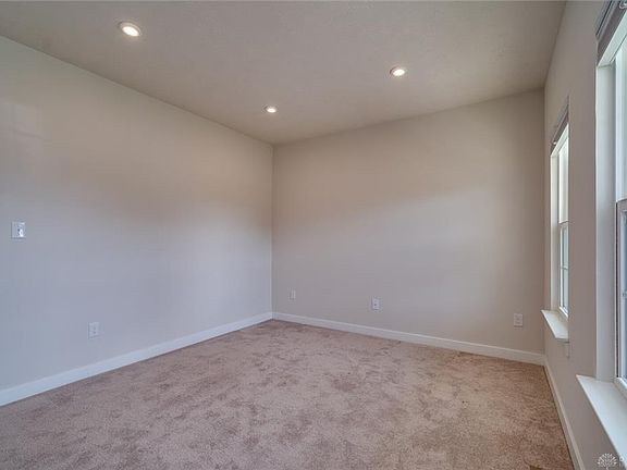 5th image of 2156 Creswell Dr
