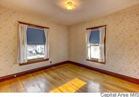 5th image of 819 S Illinois St