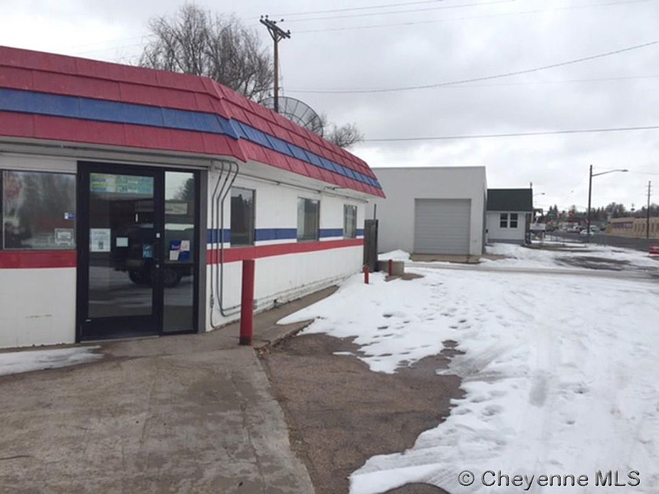 2nd image of 1620 E 12th St
