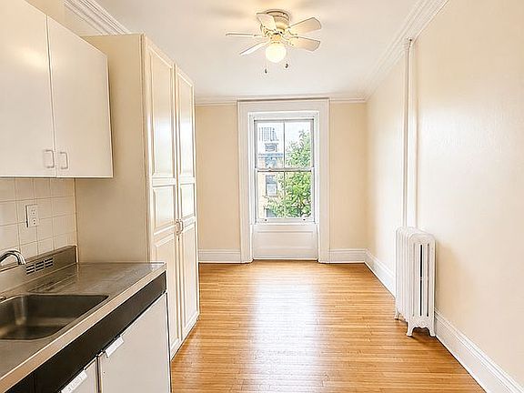 4th image of 132 Remsen St APT 7