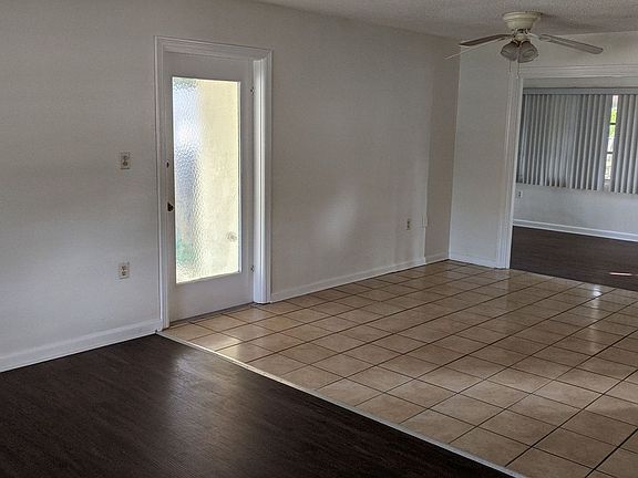 2nd image of 601 N Center St