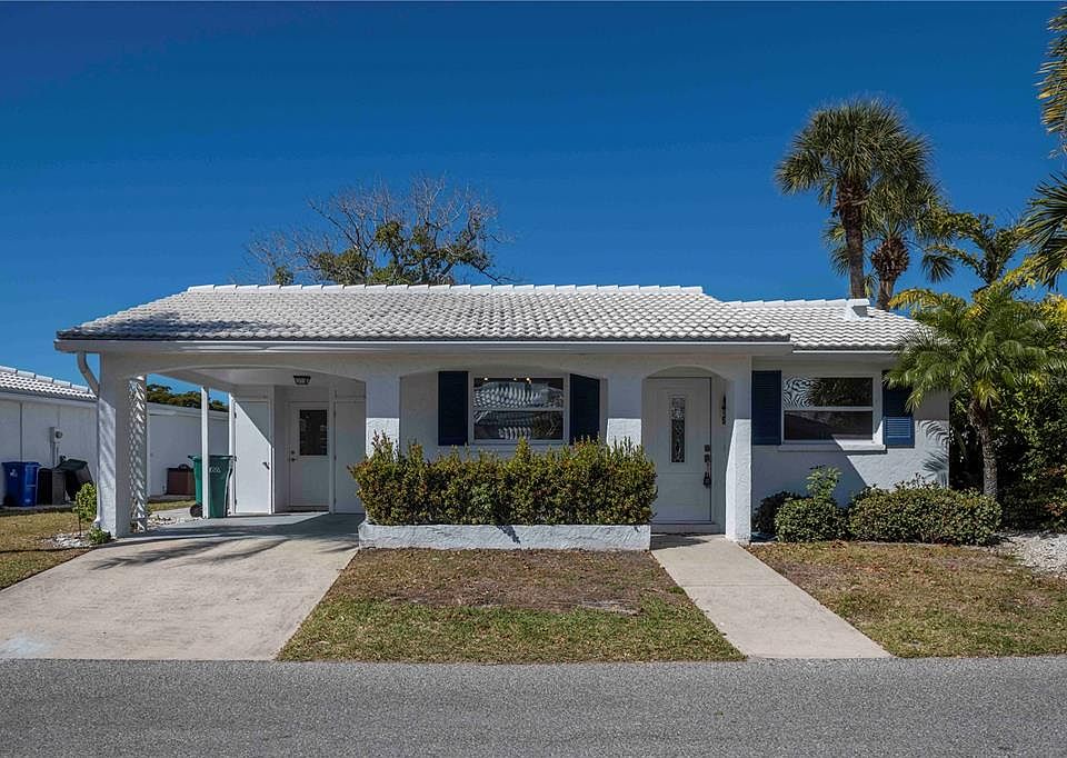 1st image of 563 Spanish Dr S