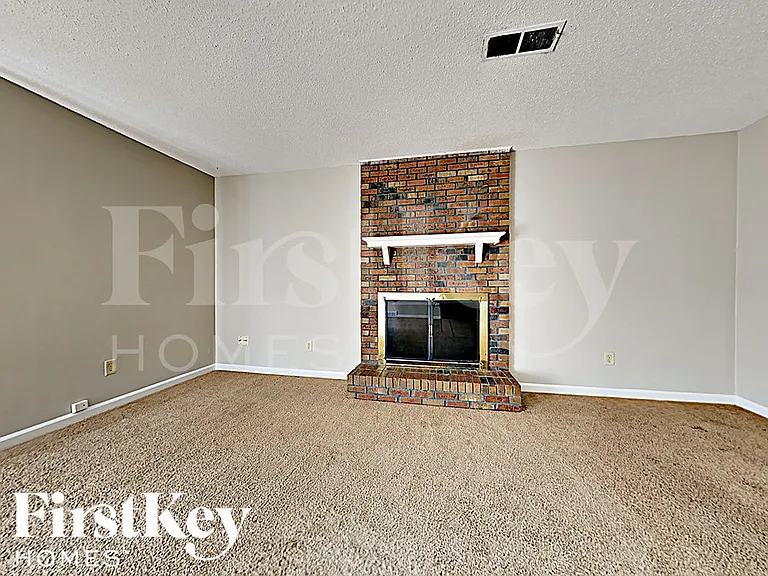 6773 Rockbrook Dr — Photo 3