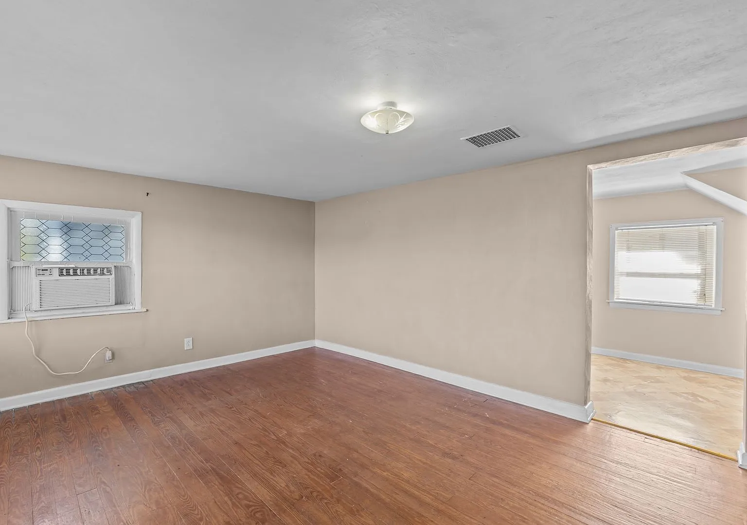 1628 Bradford Terrace — Photo 3