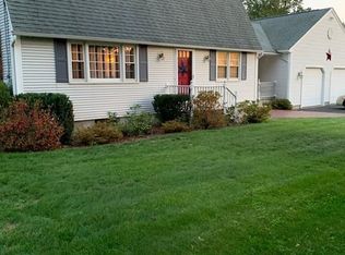 27 Kittredge Dr, Westfield, MA 01085