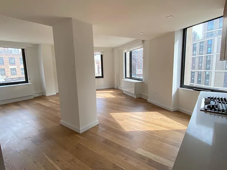 445 W 35th St #4N — Photo 1
