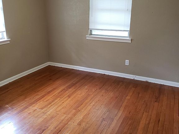 4th image of 3622 Avenue E