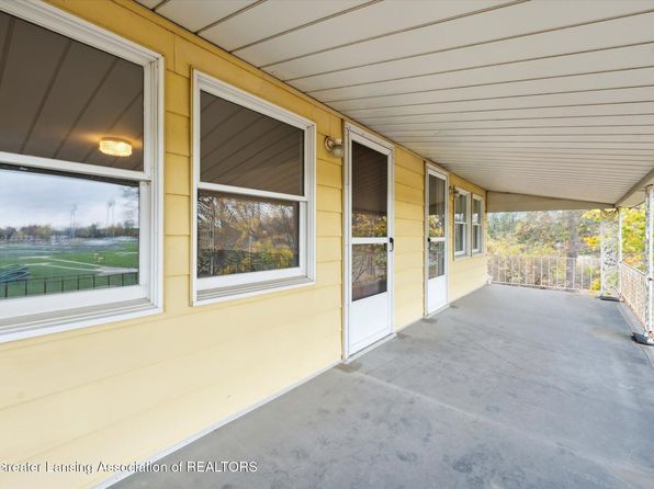 607 E King St, Corunna, MI 48817