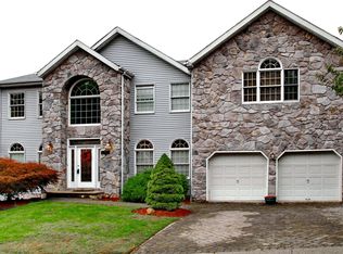 20 Foxboro Rd, Wayne, NJ 07470