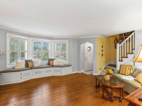 4th image of 9623 S Central Park Ave