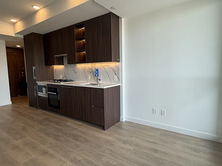 18 Esther Shiner Blvd #1208 — Photo 6