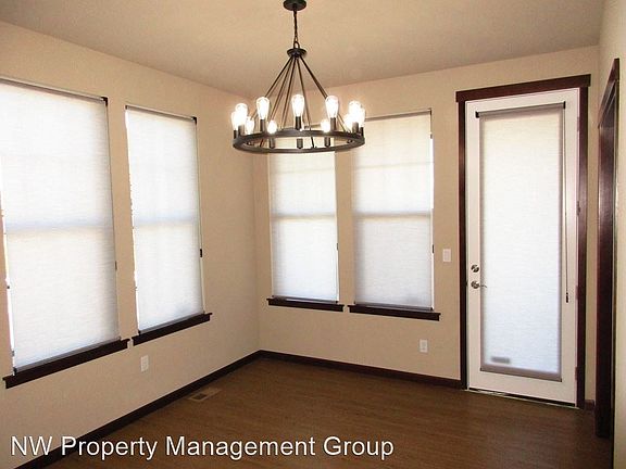 4th image of 3313 Oakes Ave Unit B