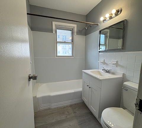 4th image of 120 W 3rd St #18