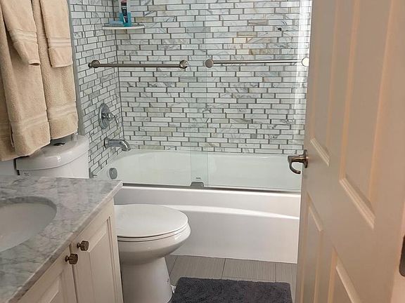 4th image of 214 Bowen Ct