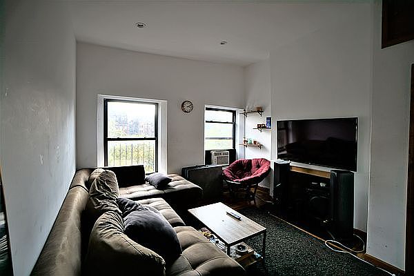 1st image of 70 E 1st St APT 4