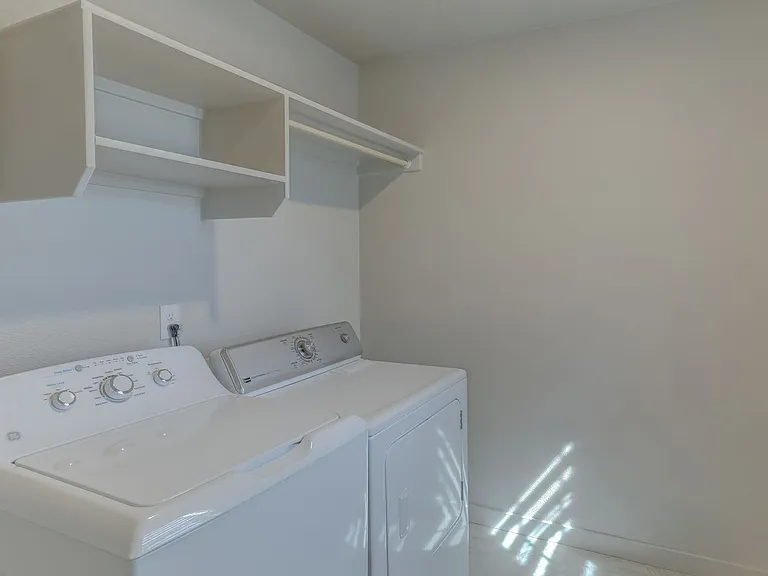 7505 S Foremast Ave — Photo 39