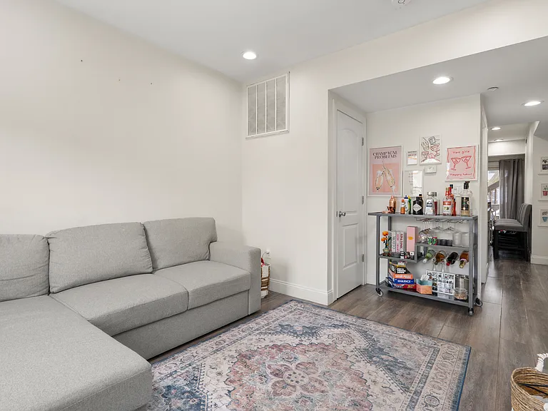 40 Morris St #2 — Photo 2