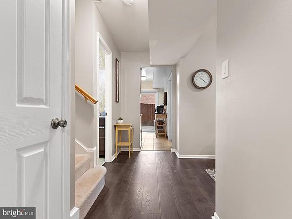 3rd image of 4752 Tapestry Dr