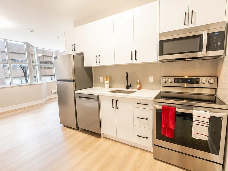 376 Richmond St #102 — Photo 5