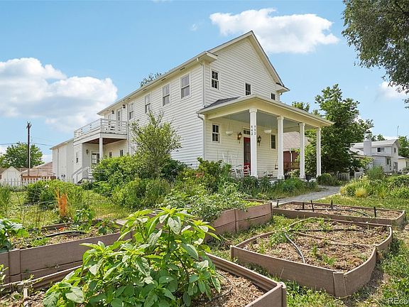 3rd image of 442 Fairbairn Avenue