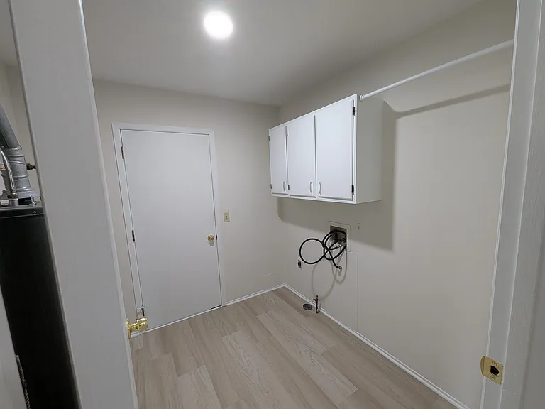 549 S Elm St — Photo 20