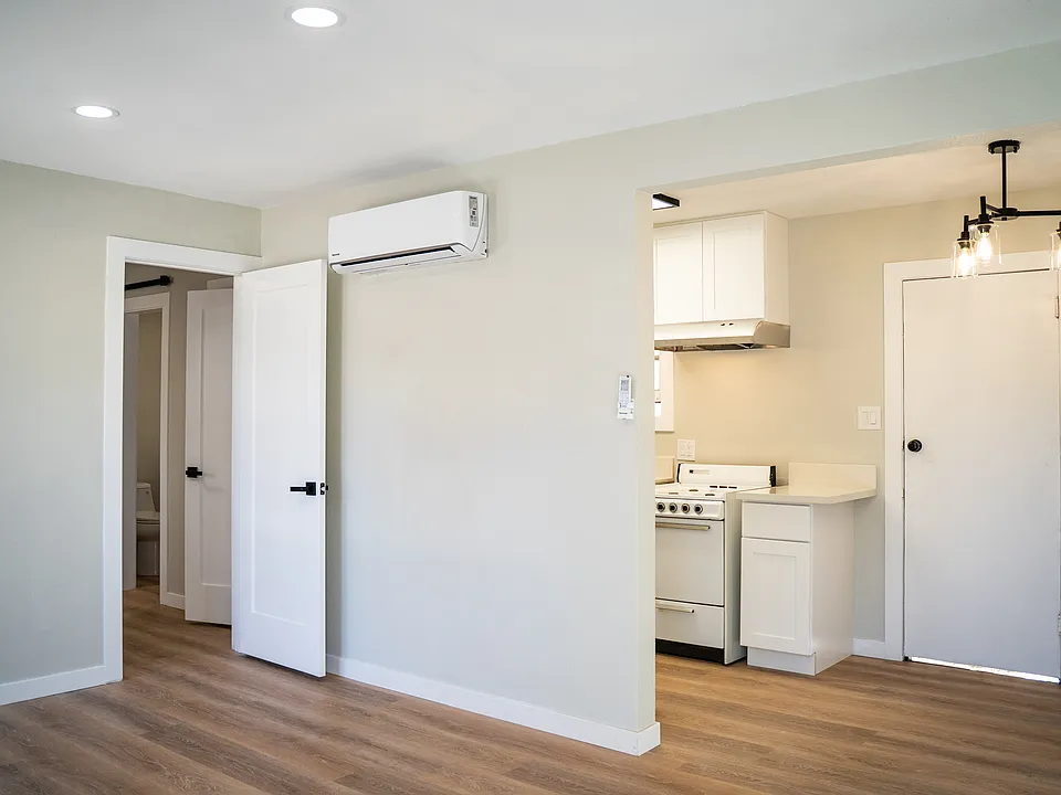 4155 Elm Ave #B