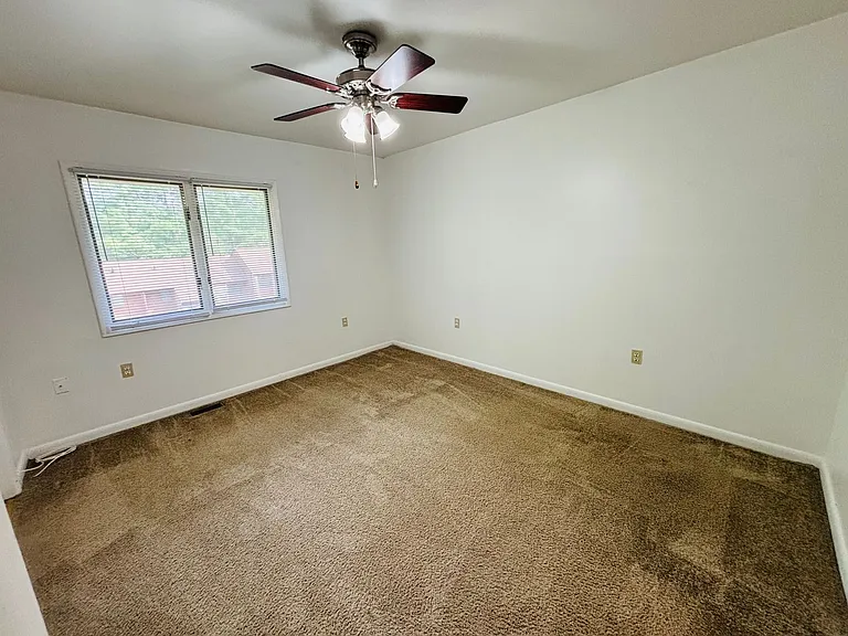 306 Shenandoah Cir — Photo 14