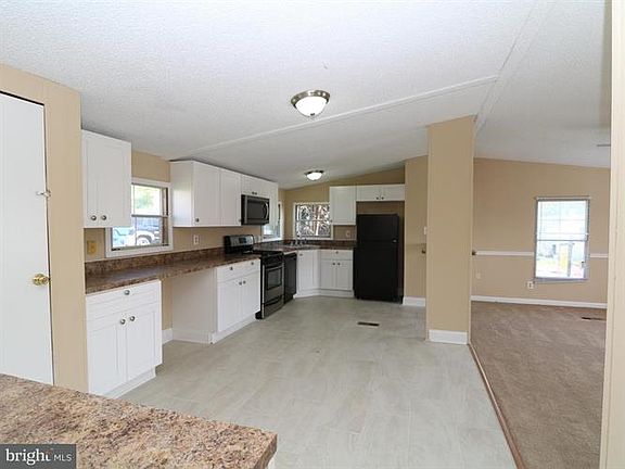 3rd image of 16235 McGregor Dr