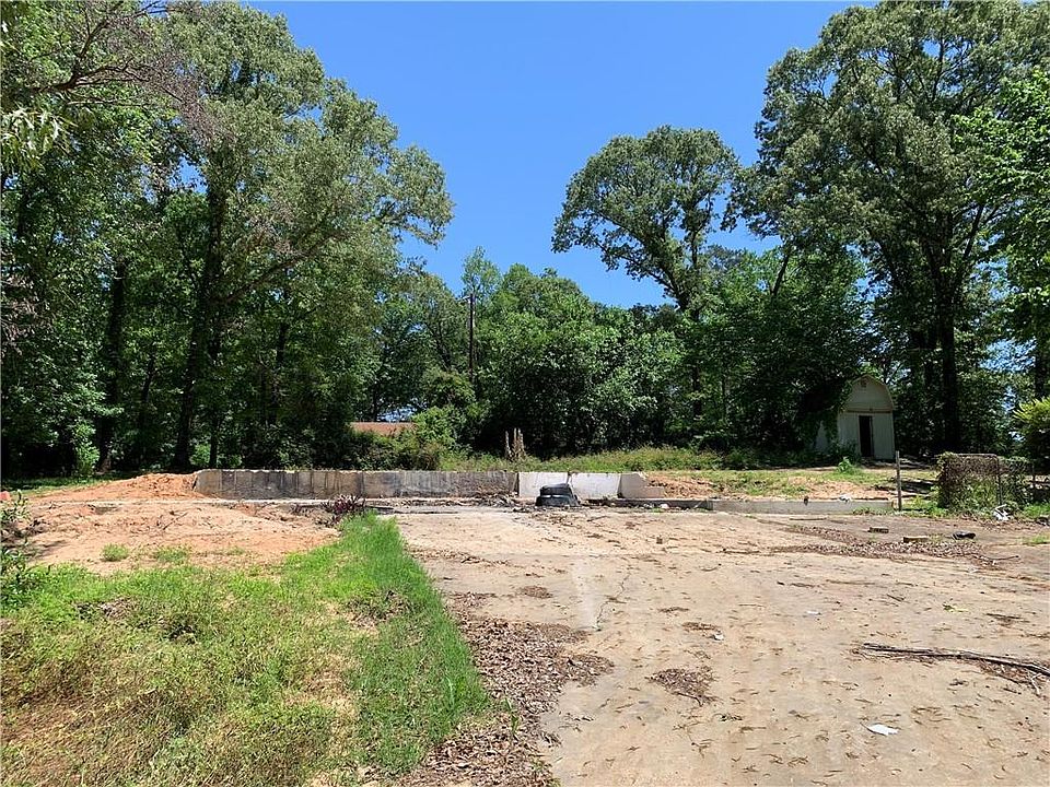 2nd image of 815 Ridgeview Dr