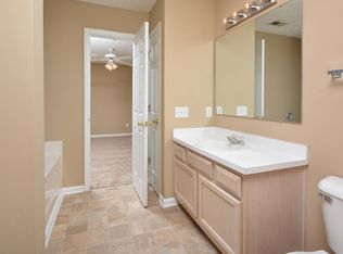 400 Regency Dr UNIT 102, Fayetteville, NC 28314
