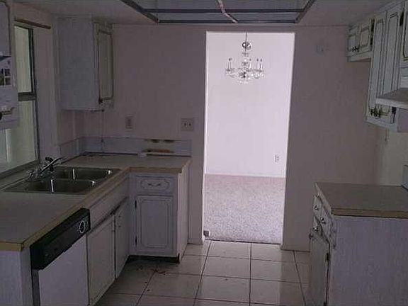 5th image of 4194 NW 52nd Ave