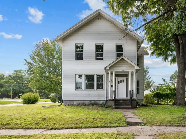 1504 Pershing Ave, Davenport, IA 52803